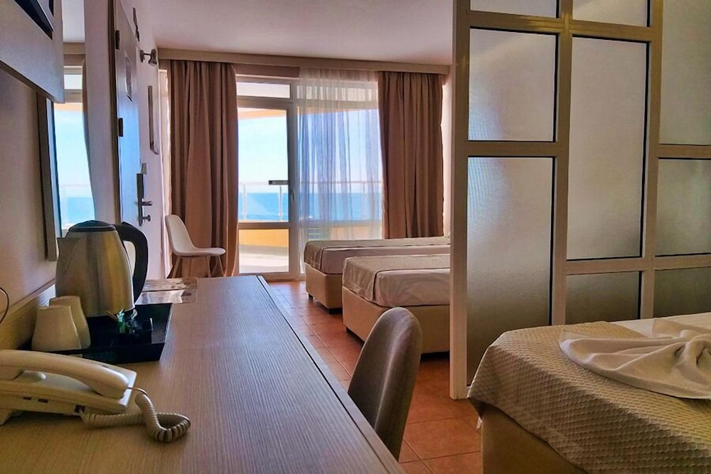 Aphrodite Hotel 47/73