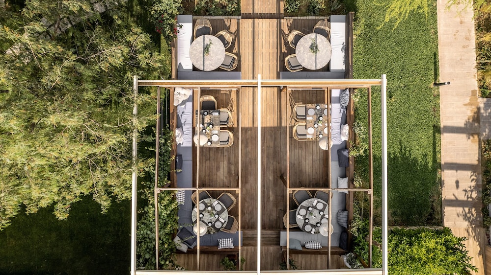Aeolos Boutique Hotel & Suites 55/65