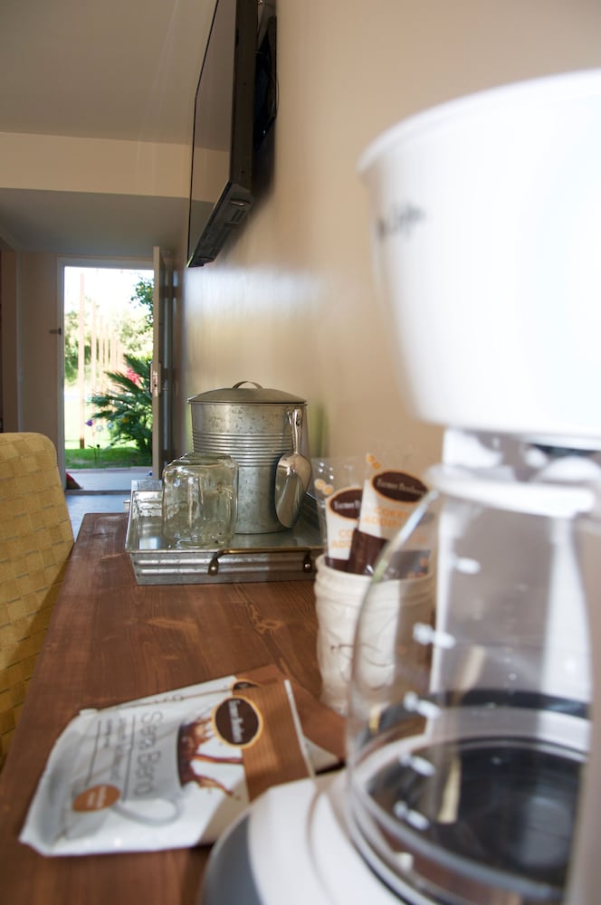 Delos Reyes Palm Springs 39/63