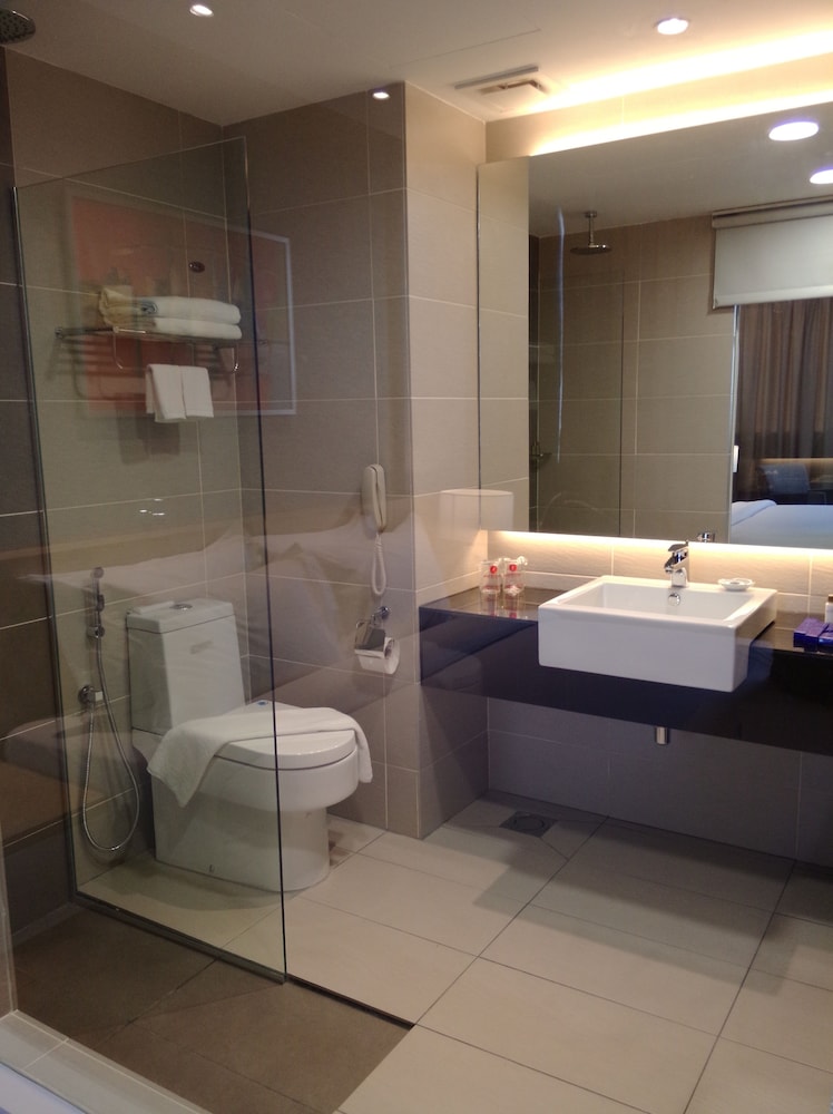 Hotel Excelsior Ipoh 32/33