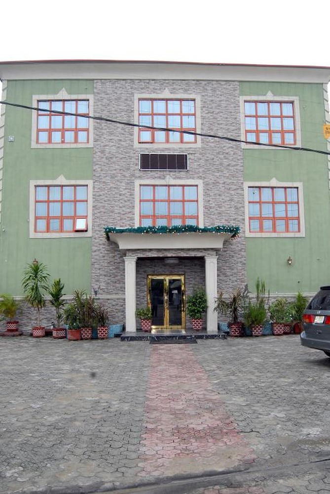 Royal Park Hotel & Suites 58/66