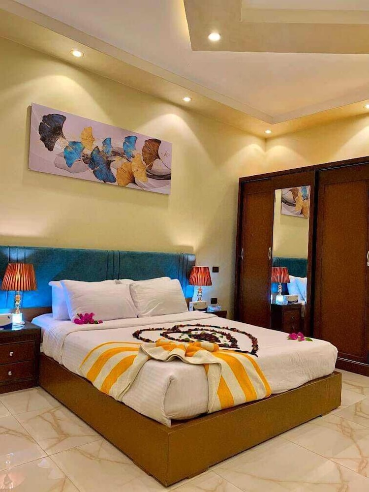 Ramage Hotel & Resort 32/130