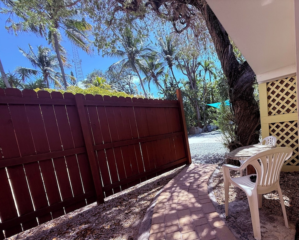 Sunset Cove Beach Resort 20/46