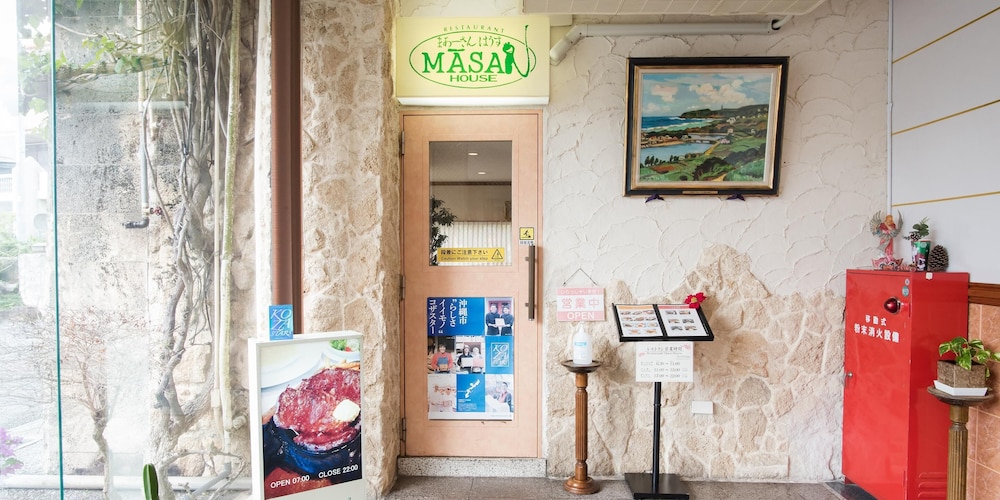 Crown Hotel Okinawa 10/75