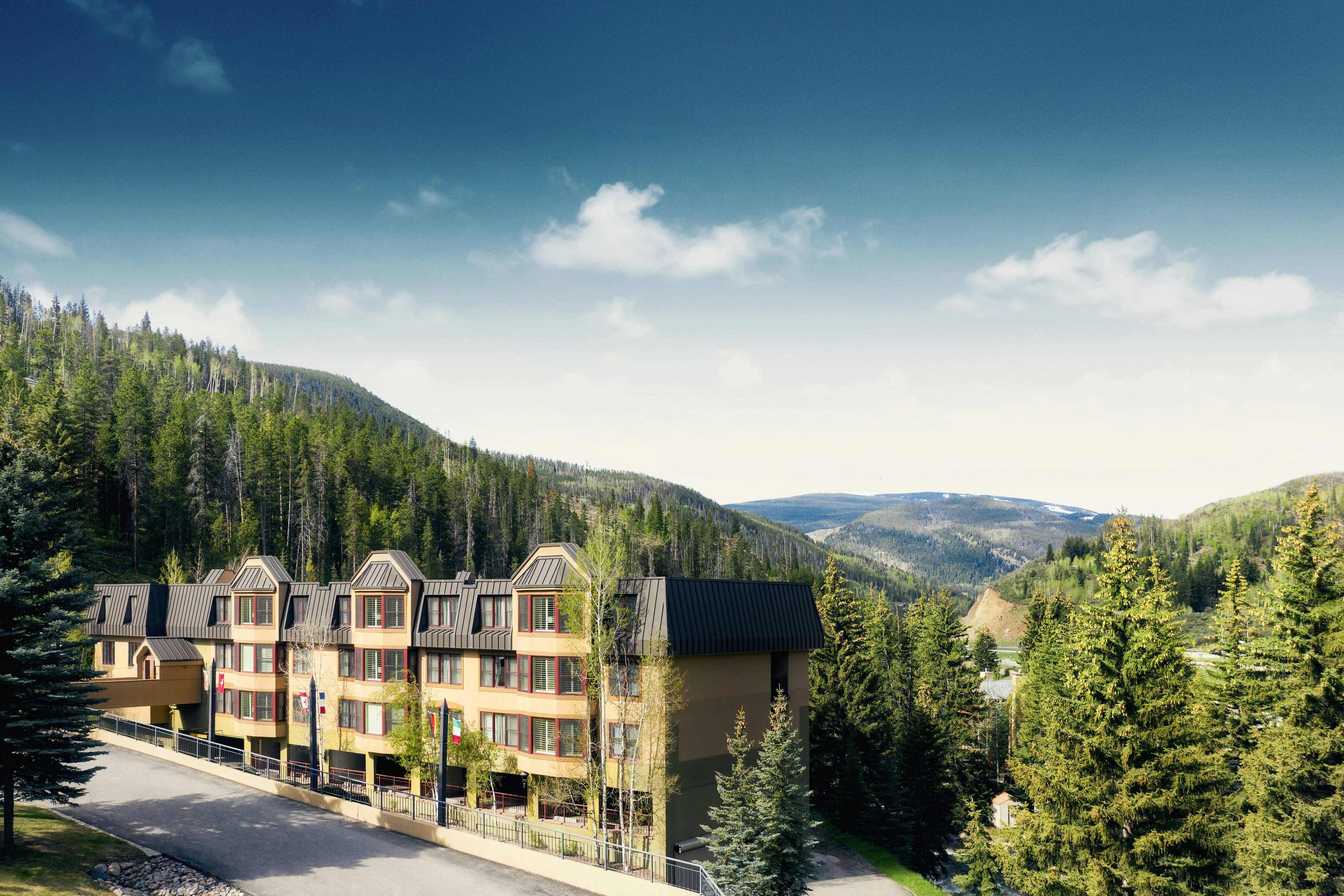 Marriotts StreamSide Evergreen at Vail 4/19