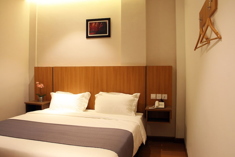 Ahyu Hotel 7/36