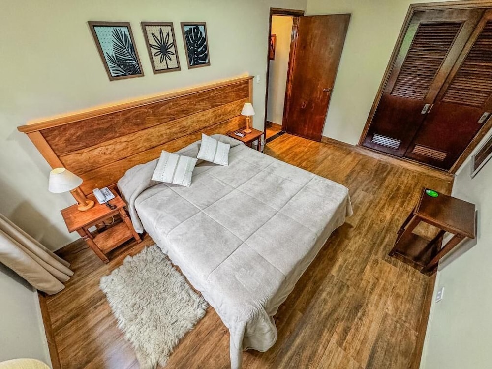 House, 1 Queen and 1 Single Bed