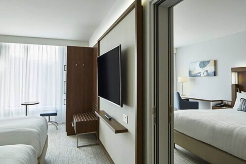 Courtyard by Marriott Inverness Airport 8/44