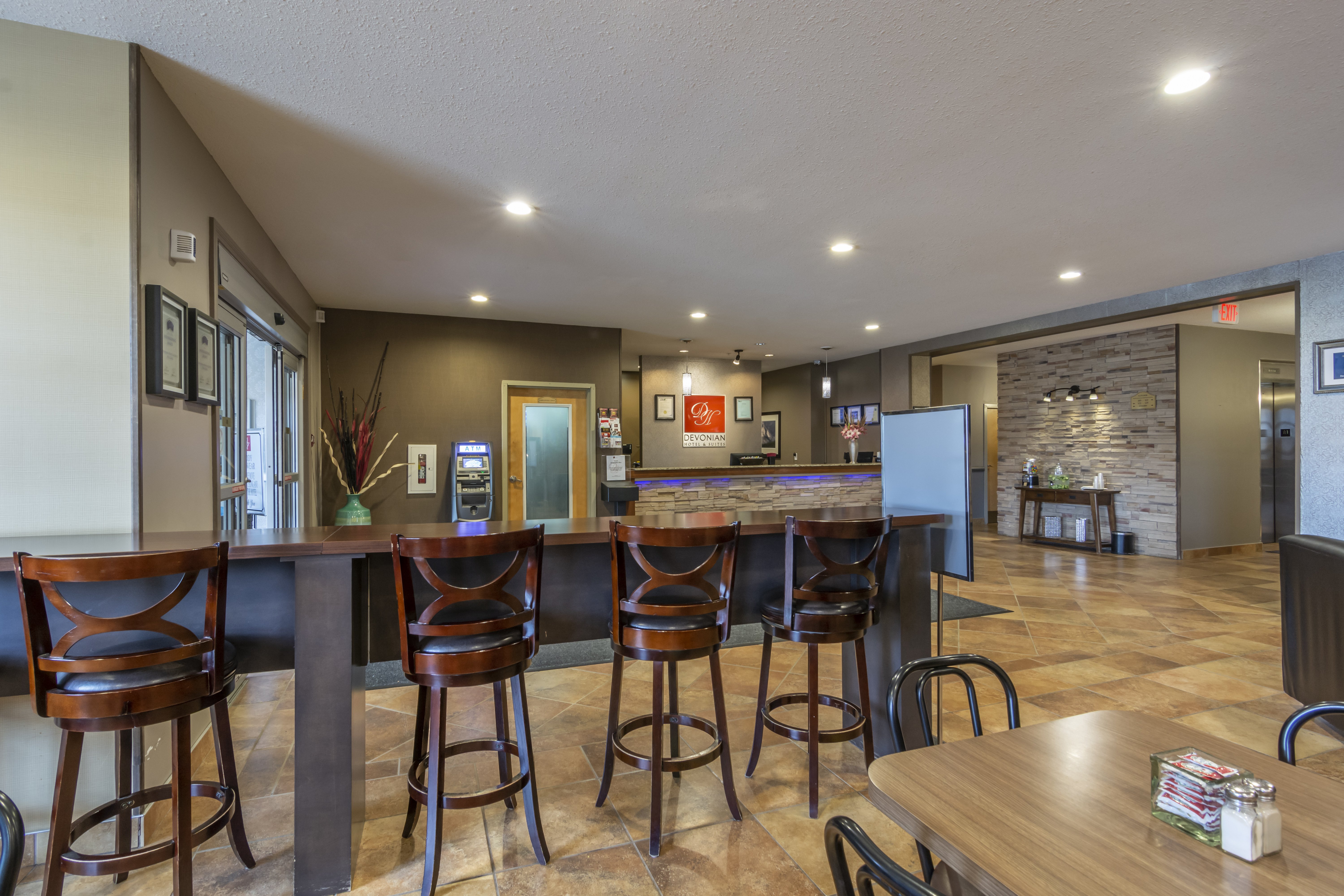Devonian Hotel Suites 26/35