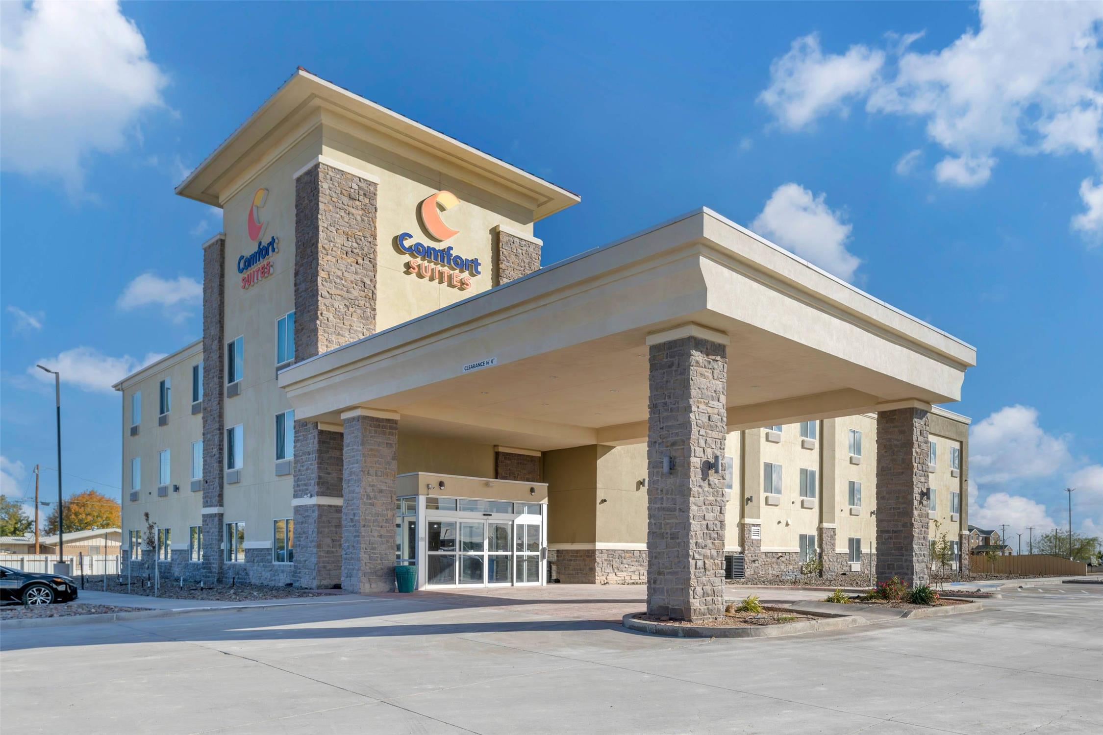 Comfort Suites Pecos 41/42