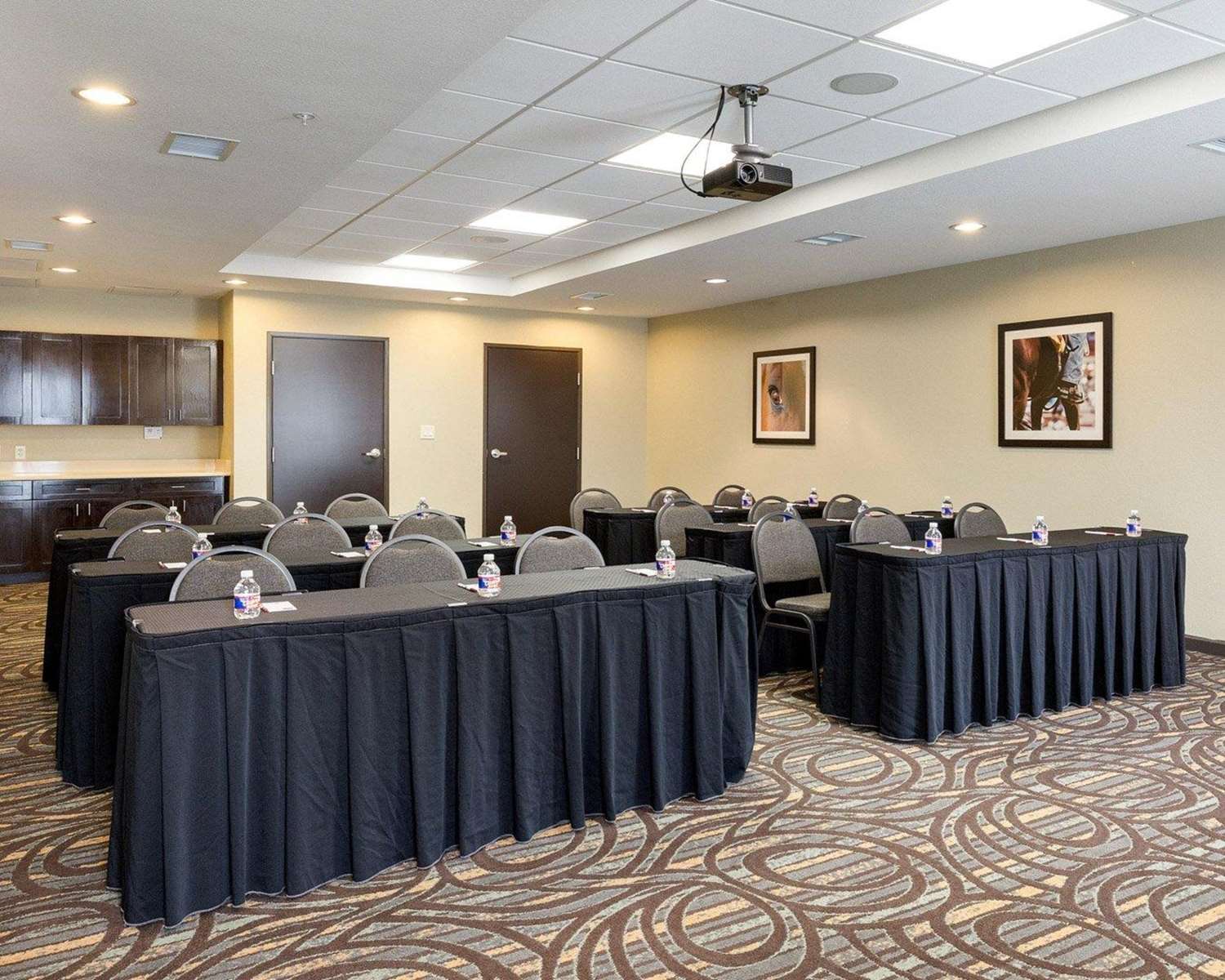 Comfort Suites near Westchase on Beltway 8 39/46