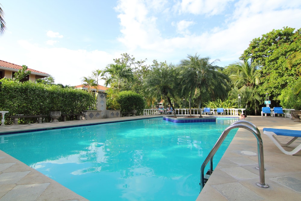 Villa Del Sueño 24/50
