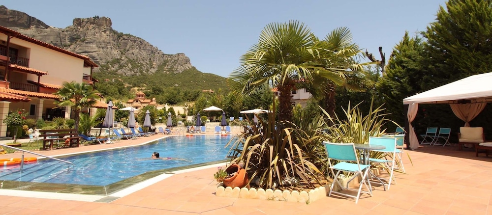 Famissi Eden Hotel 3/47