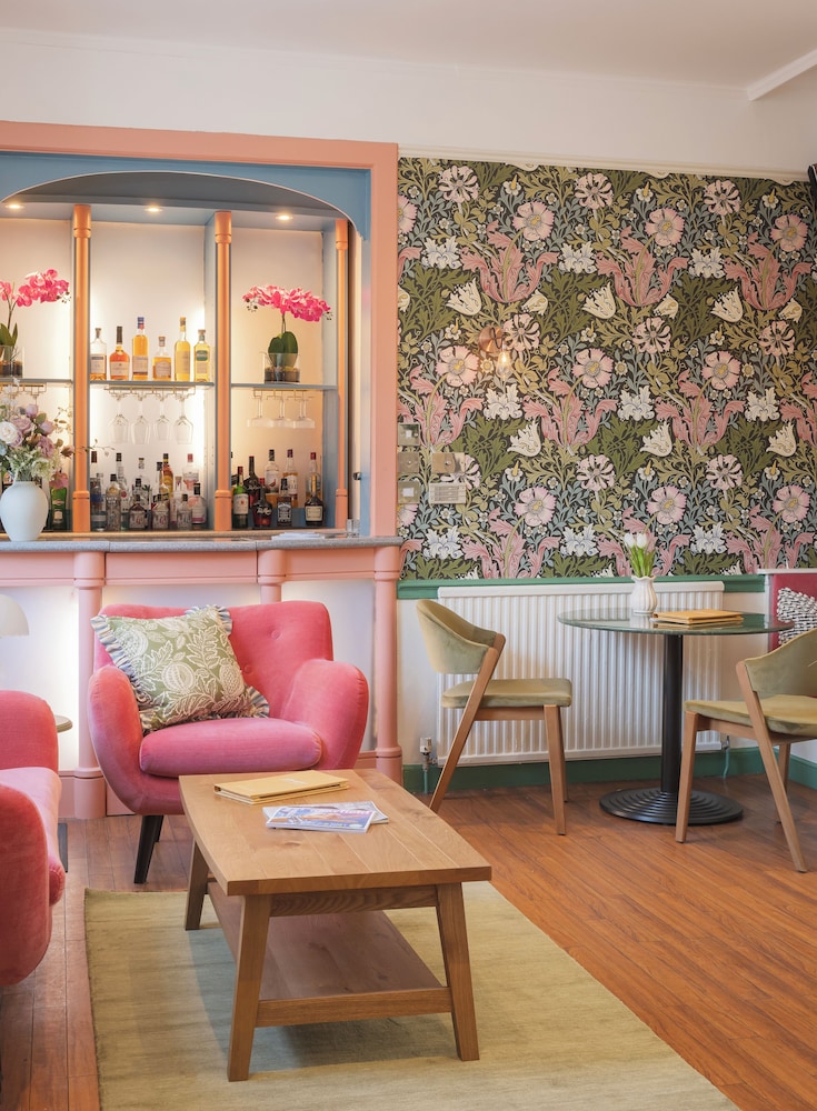 Harington's Hotel 38/50