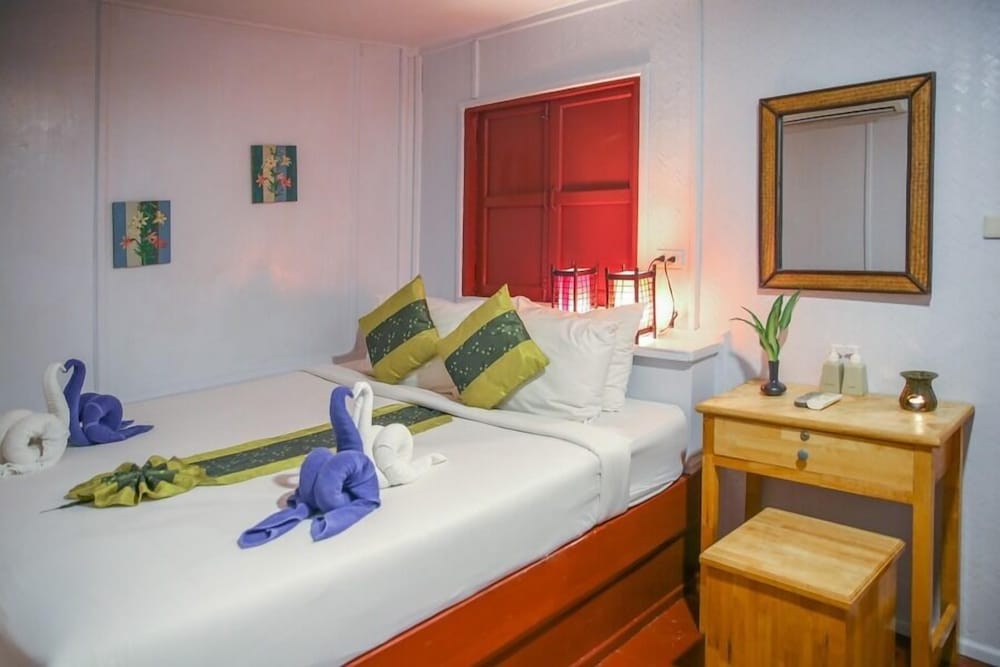 Milky Bay Resort 16/81