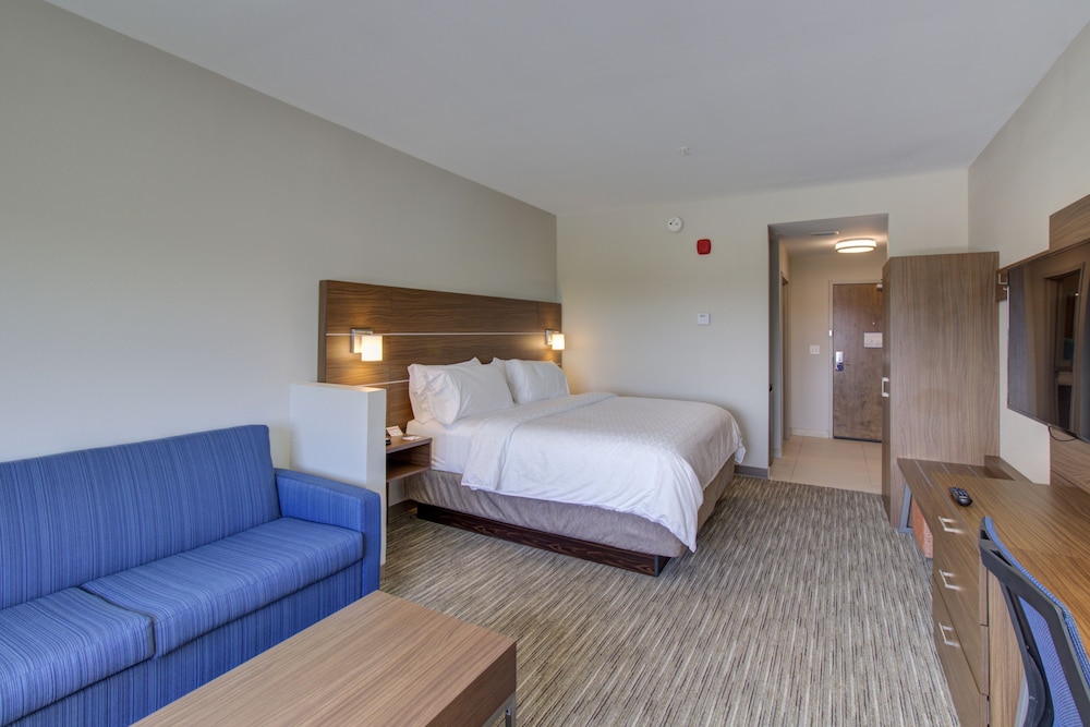 HOLIDAY INN EXPRESS FORT WALTON BEACH CENTRAL 19/47
