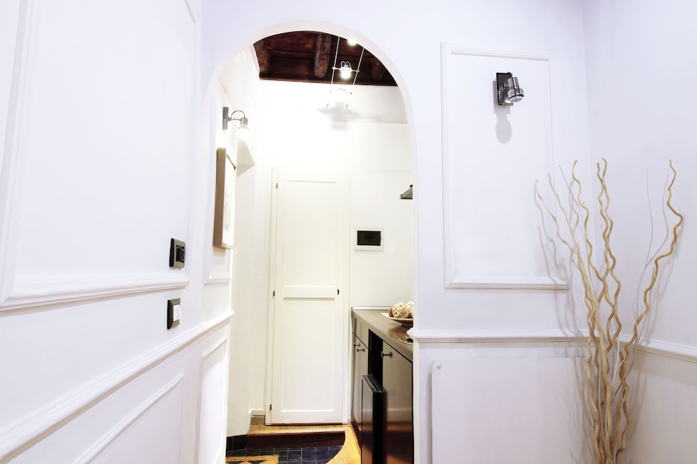Domus Ester Roma 25/75