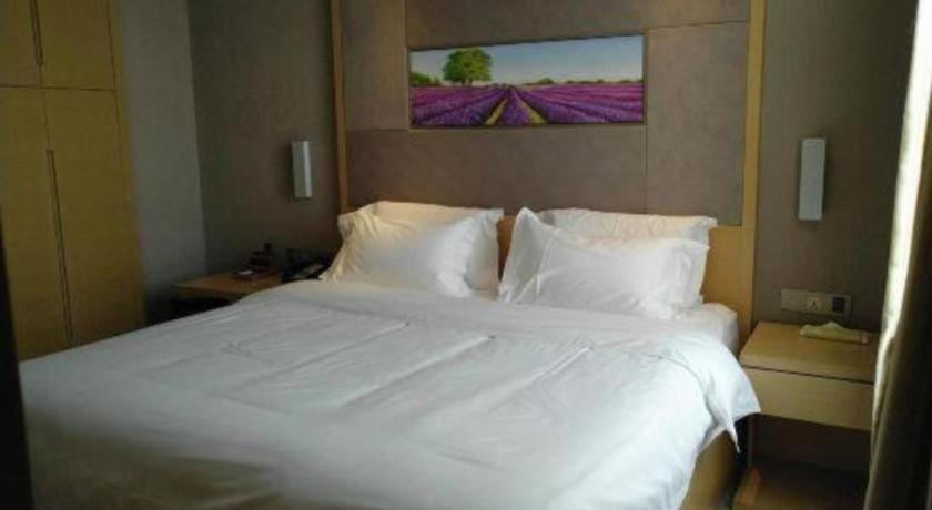 Lavande Hotel (Qingdao North Railway Station Siliu South Road) 23/49