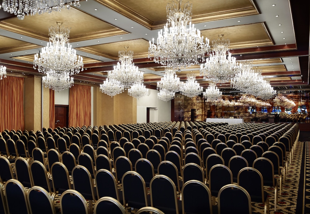 GRAND SERAI CONGRESS & SPA 58/64