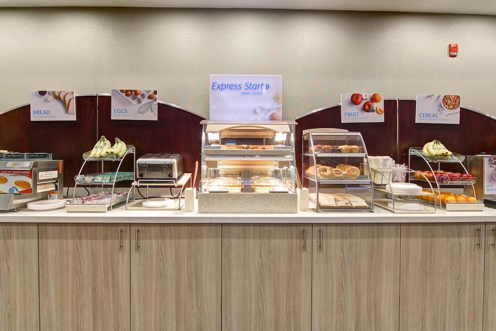Holiday Inn Express Suites Oshawa Downtown Toronto Area 43/56