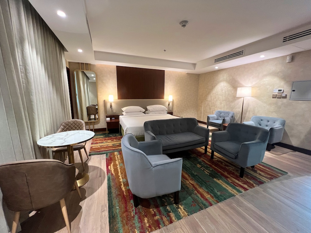 City Seasons Suites Dubai 44/60