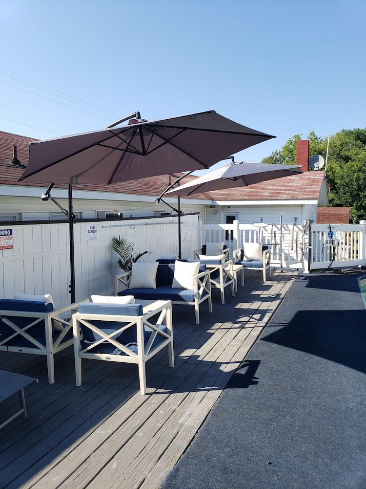 Coastal Inn 30/36