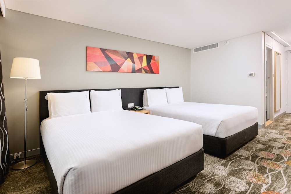 Holiday Inn Perth City Centre 27/78