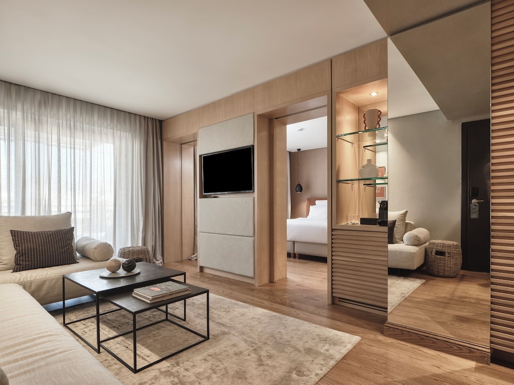Sea View Cityscape Hotel 49/71
