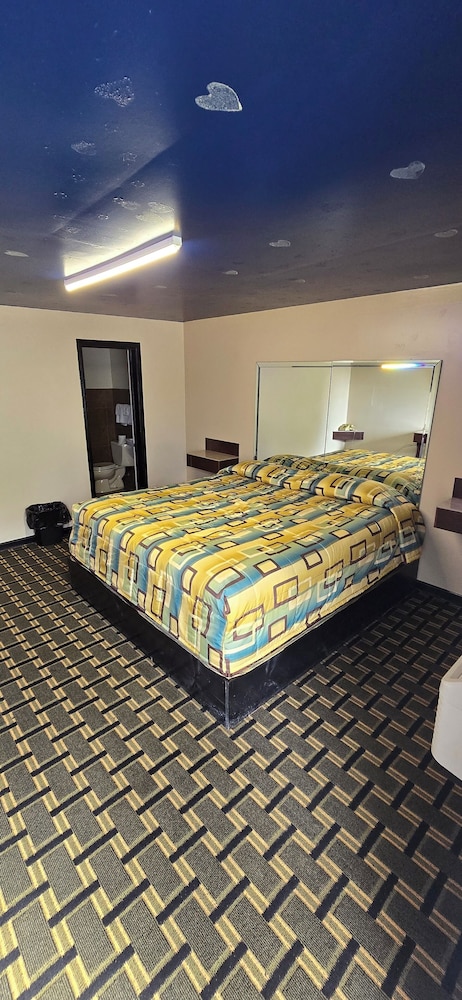 Royal Budget Inn 10/17