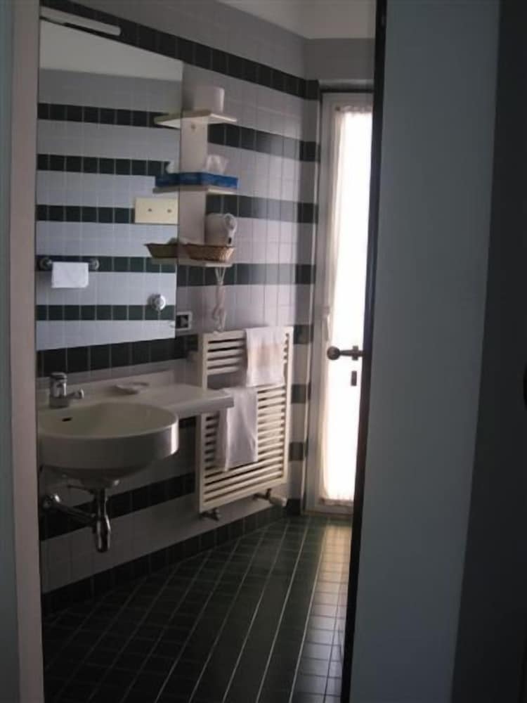 Albergo Villa & Roma 48/49