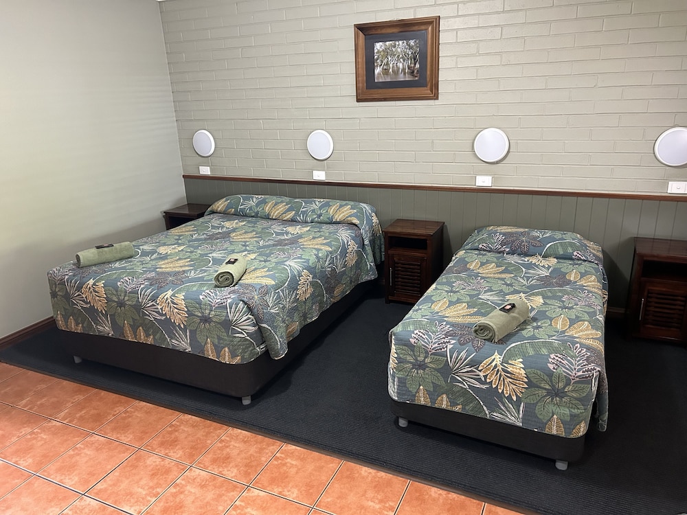 Barcaldine Country Motor Inn 15/45