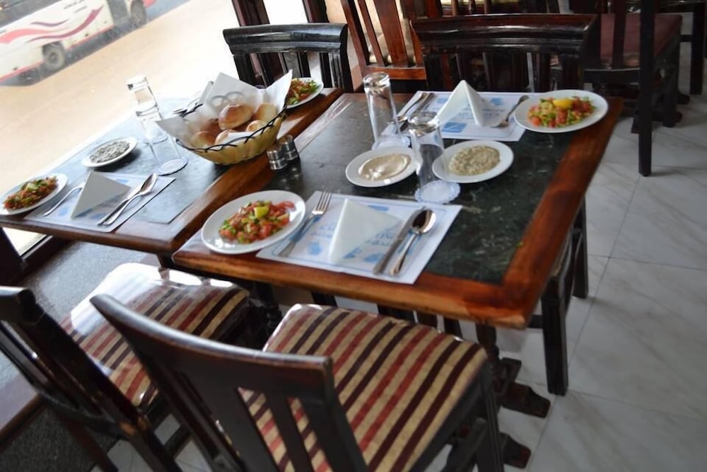 restaurant cafeteria