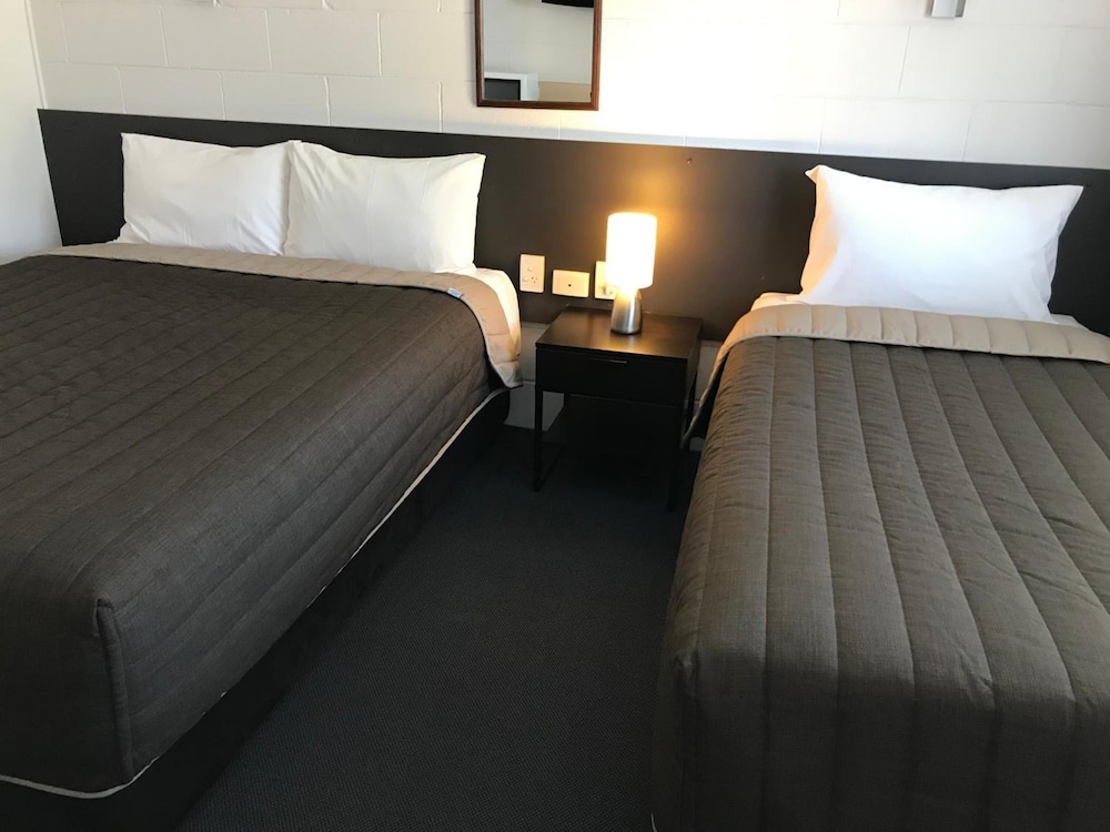 Mandalay Motel 18/33