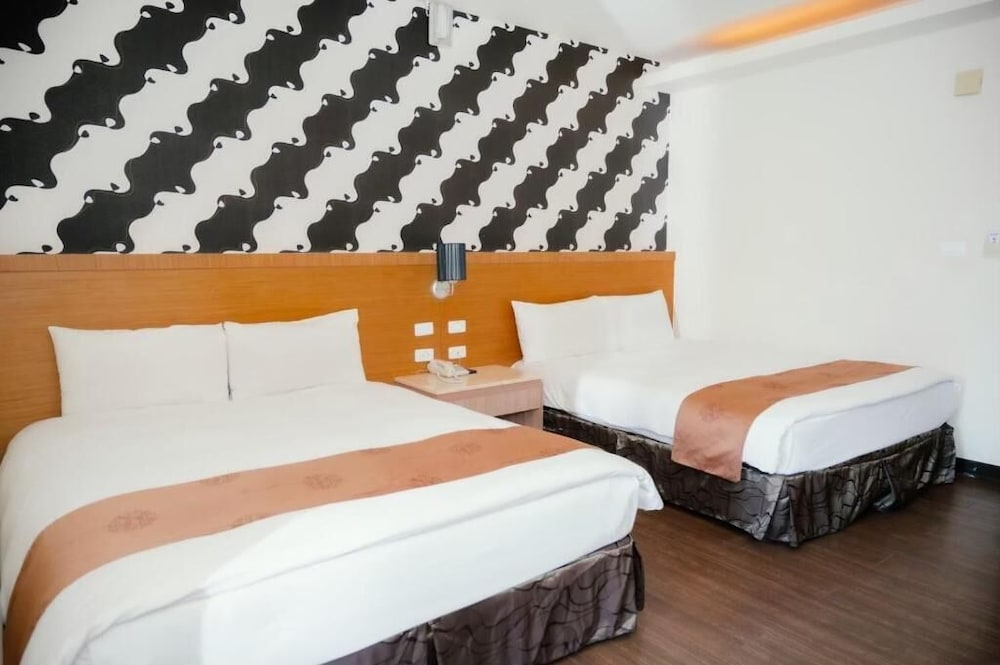 The Deer Resort 24/67