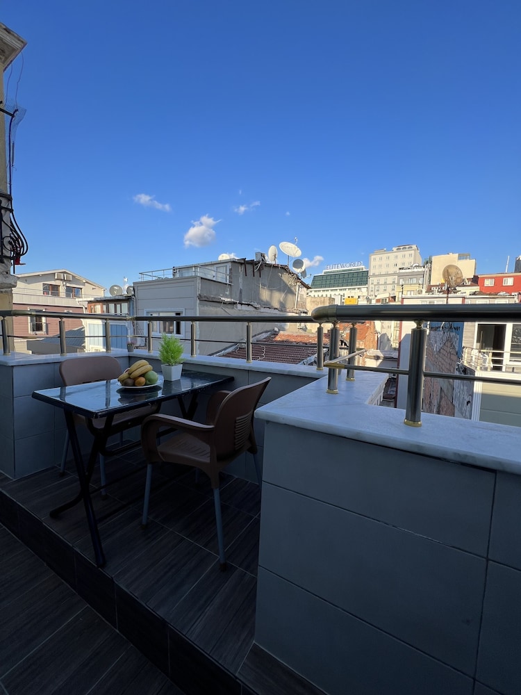 Taksim Larissa Hotel 3/50