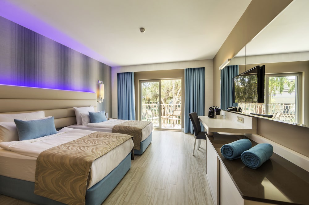 VILLAGE, CLASSIC, DOUBLE BED