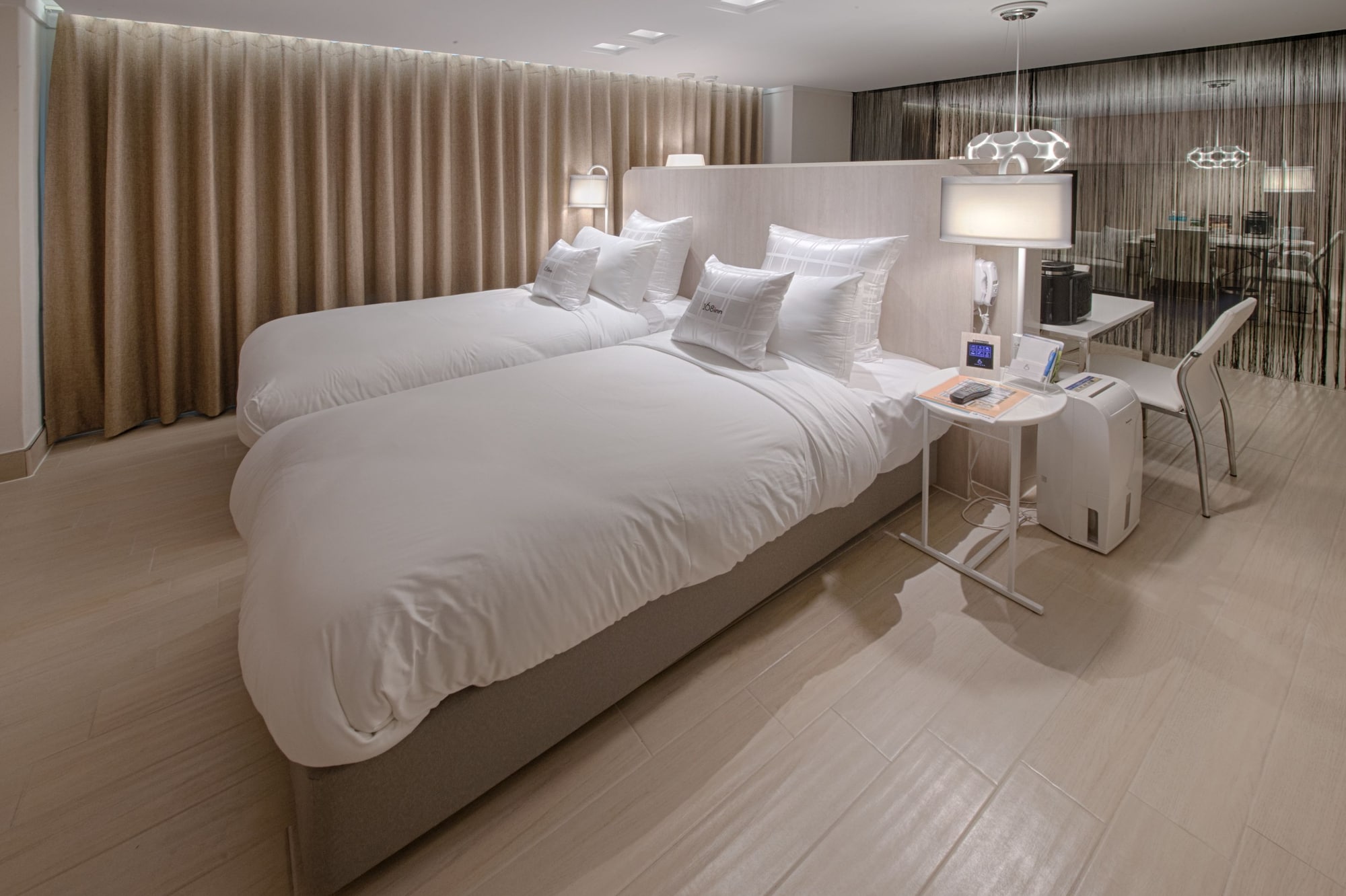 BUSINESS, TWIN BEDS