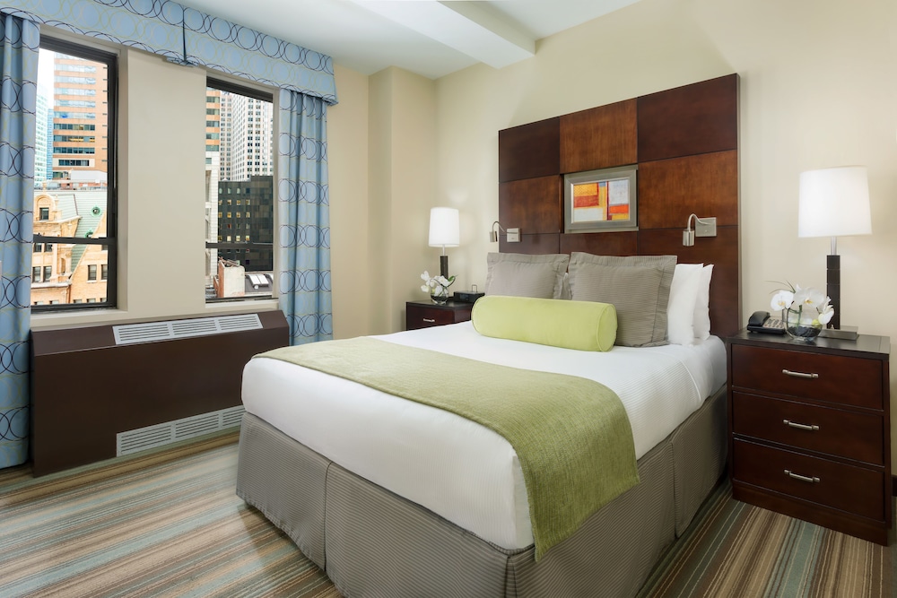 Aura Hotel Times Square 4/31
