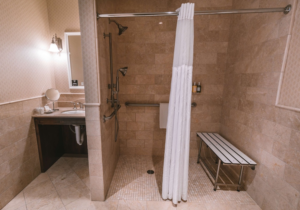 Madison Beach Hotel, Curio Collection by Hilton 9/88