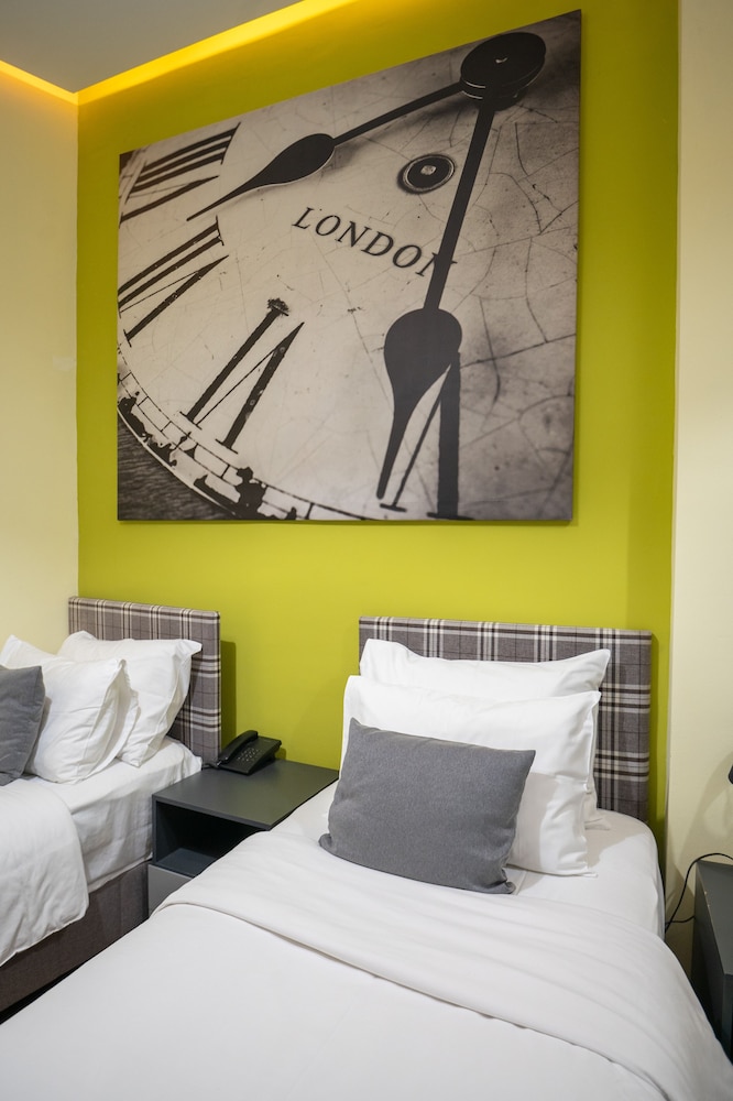 Hotel London B&B 13/44