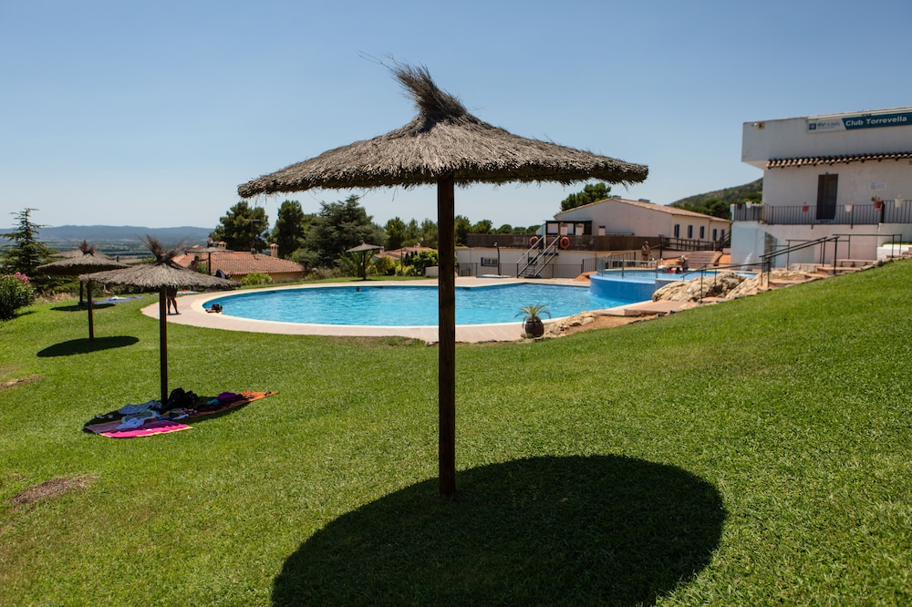 APARTAMENTOS TORREVELLA 31/37
