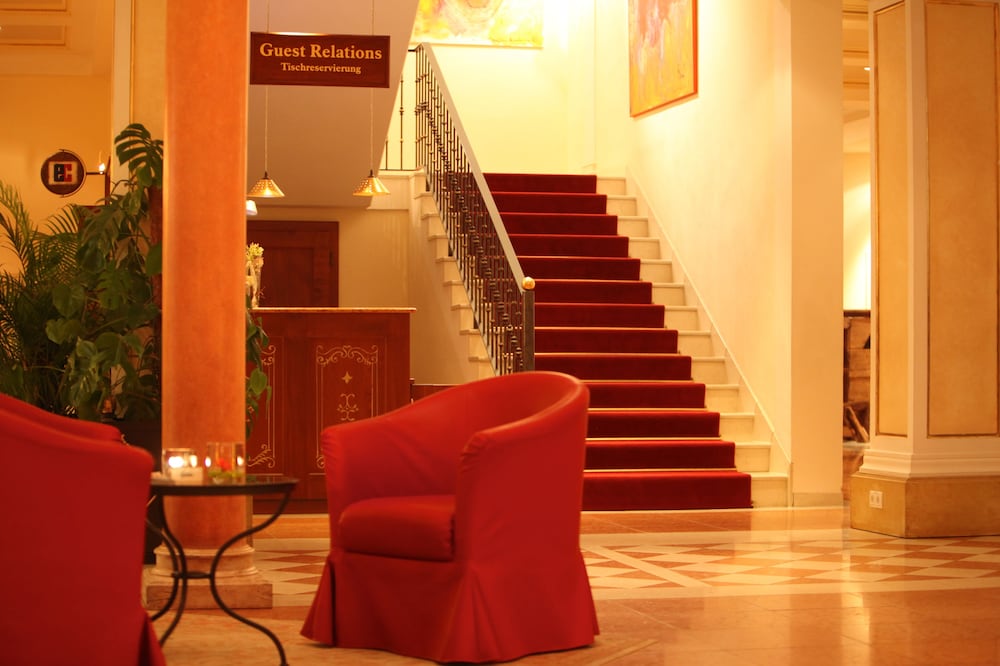 Europa-Park Freizeitpark & Erlebnis-Resort, Hotel Colosseo 38/68