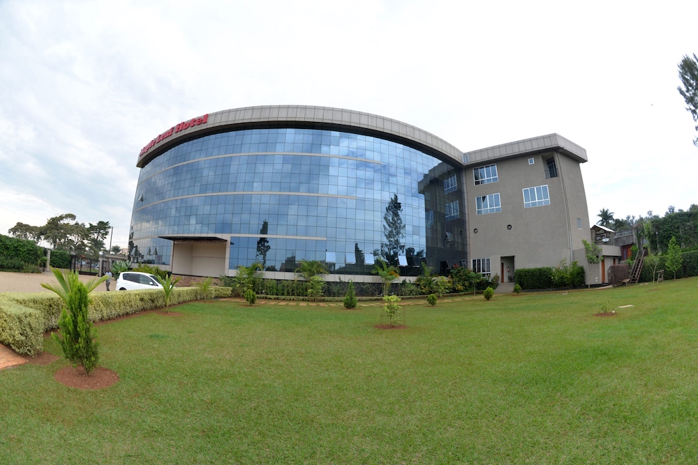 Maple Leaf Hotel Masaka 30/32
