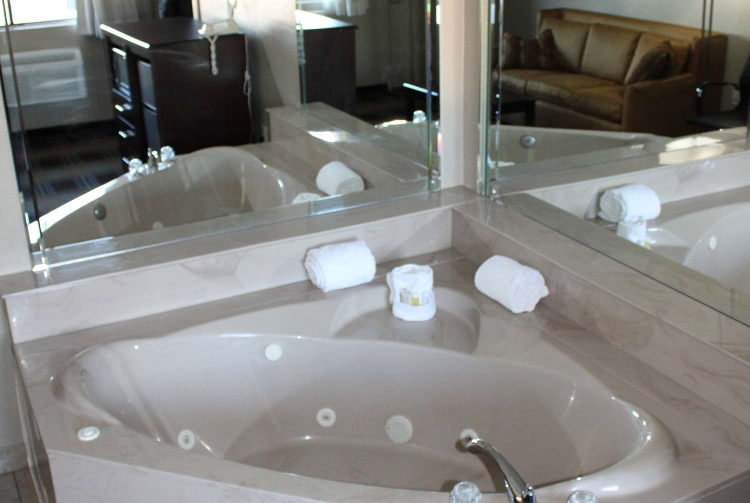 Economy Suites Springfield - I-44 43/43