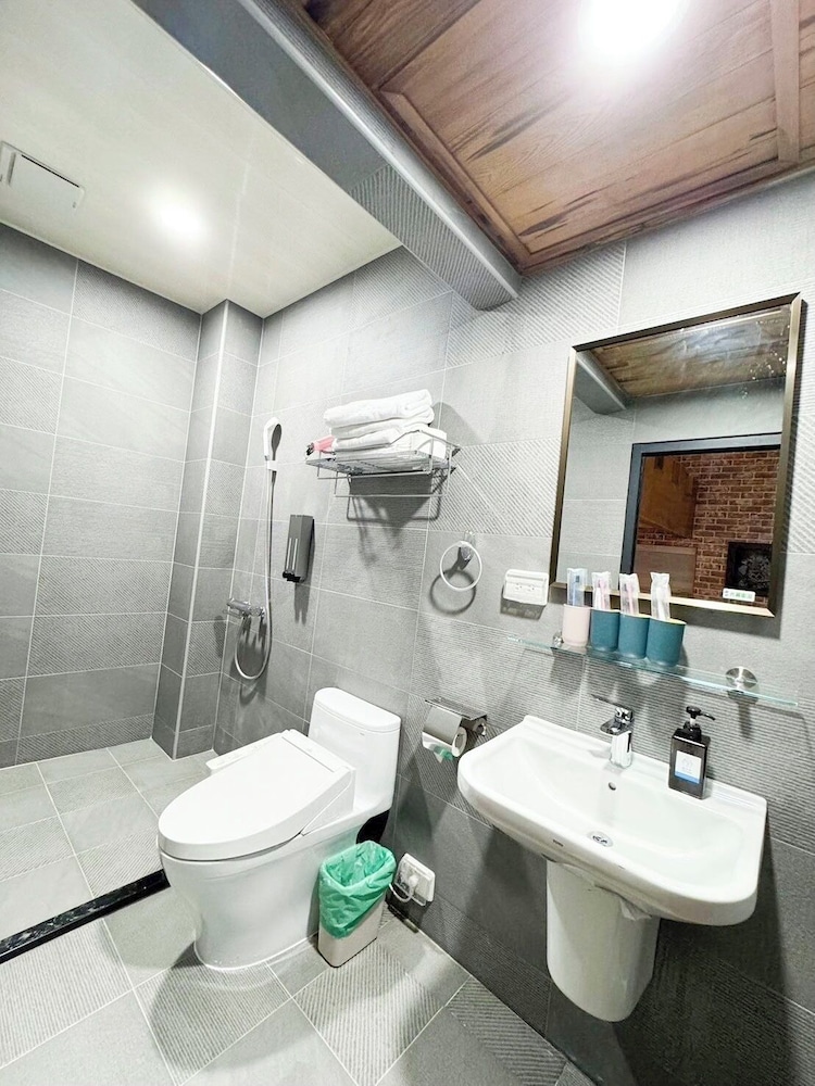 Slow Pace Tainan Hostel 27/32