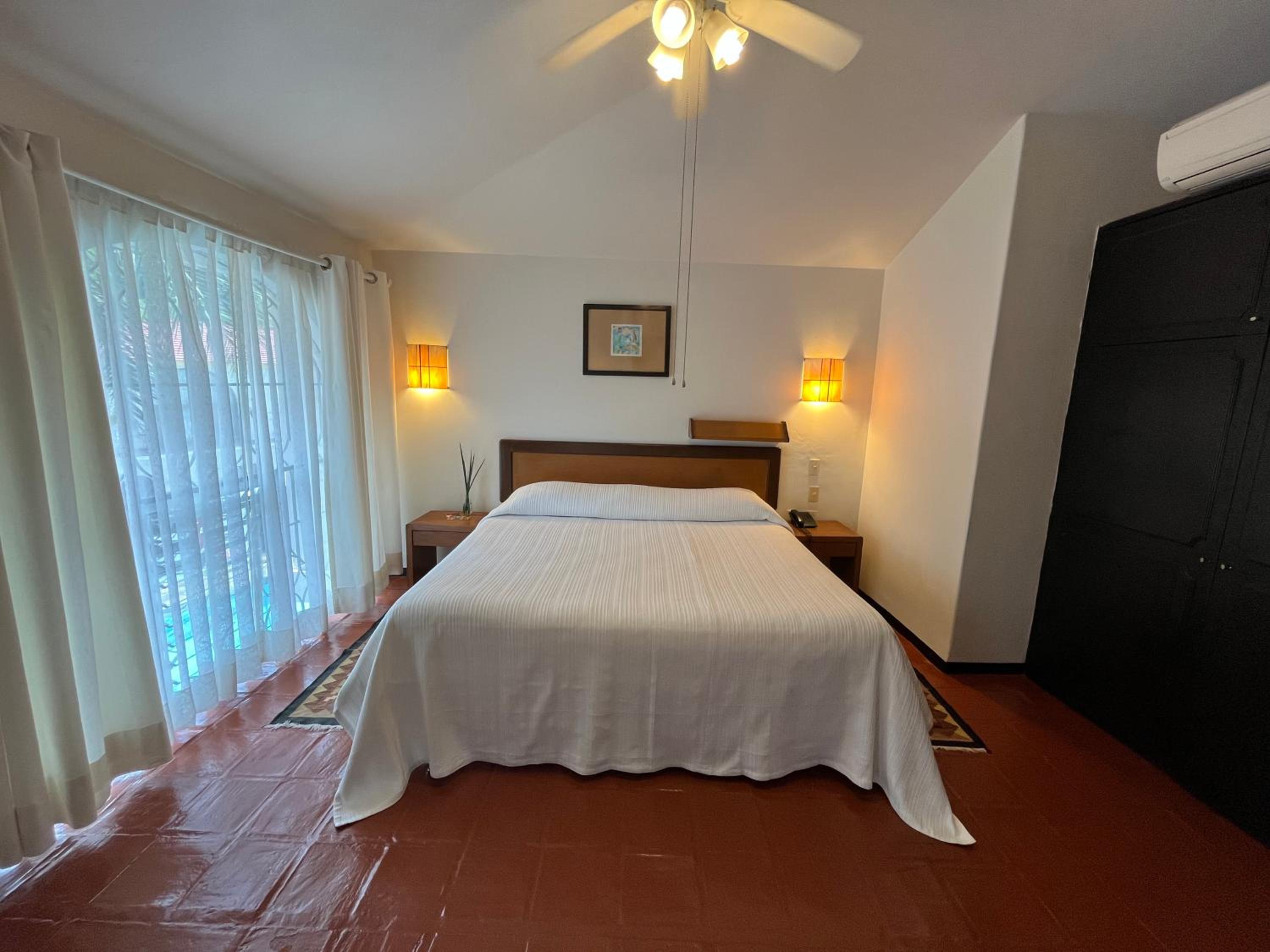 Superior, Queen Bed