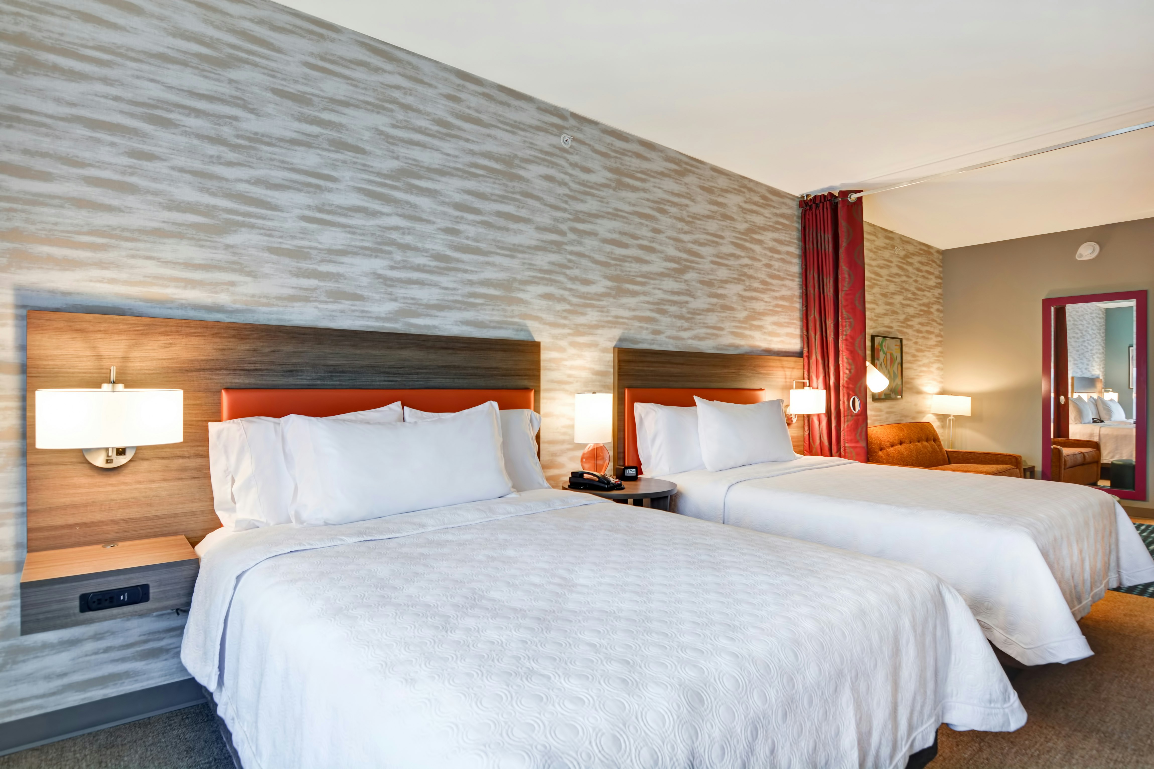 STUDIO, 2 QUEEN BEDS, ACCESSIBLE