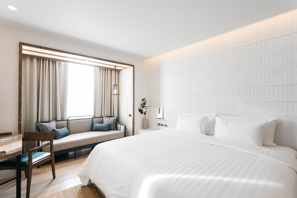 SERENE WHITE, DOUBLE BED