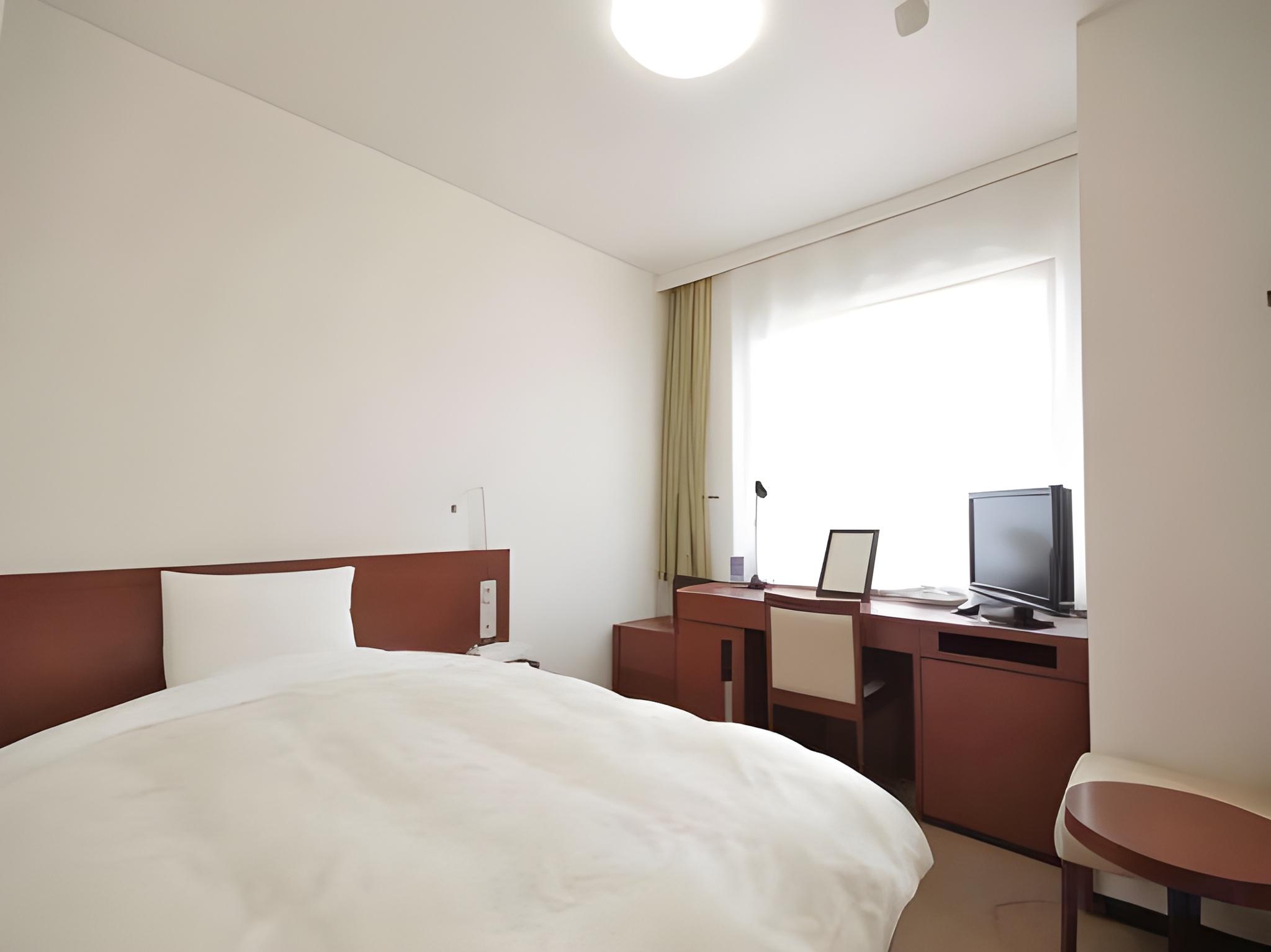 Semi Room, Excellent, Single, Semi Double Bed