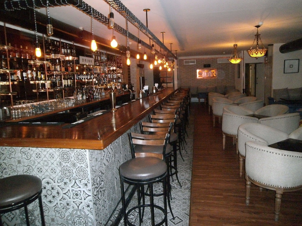 THE CONROY BOUTIQUE HOTEL 30/38